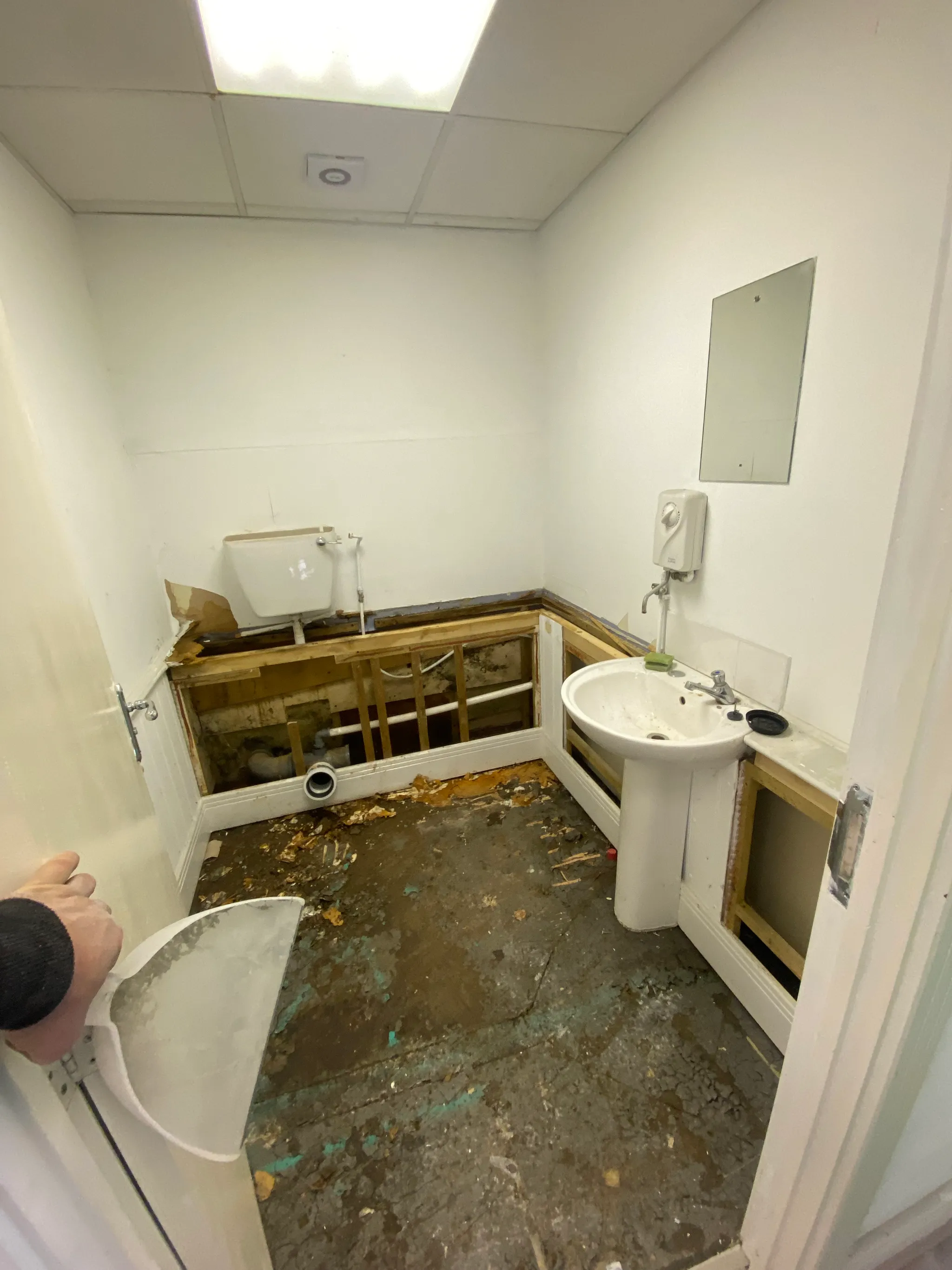 Couch Co Showroom 2 - Image 5