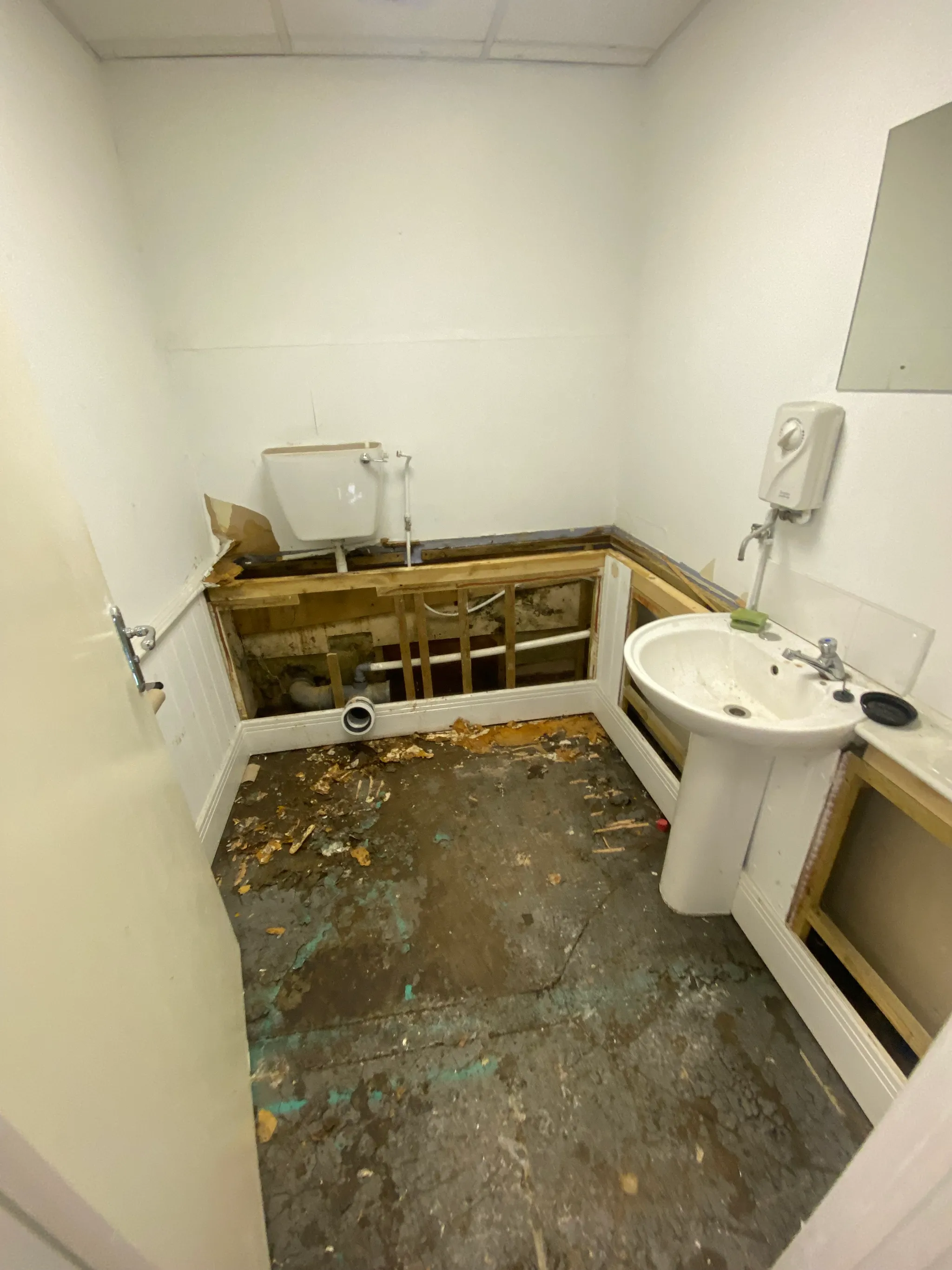 Couch Co Showroom 2 - Image 6