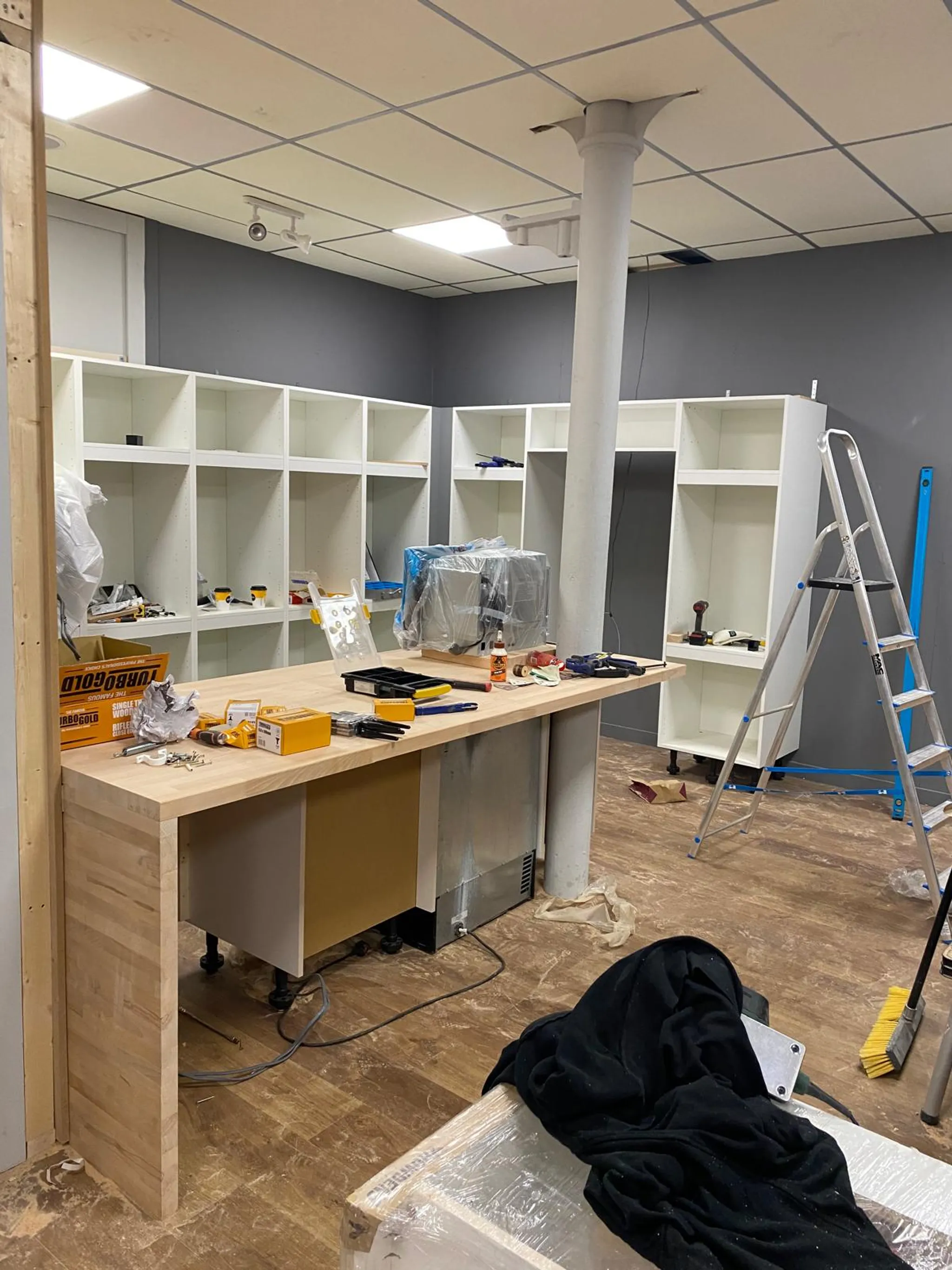 Kitchen Fabric Technicians Table - Image 5