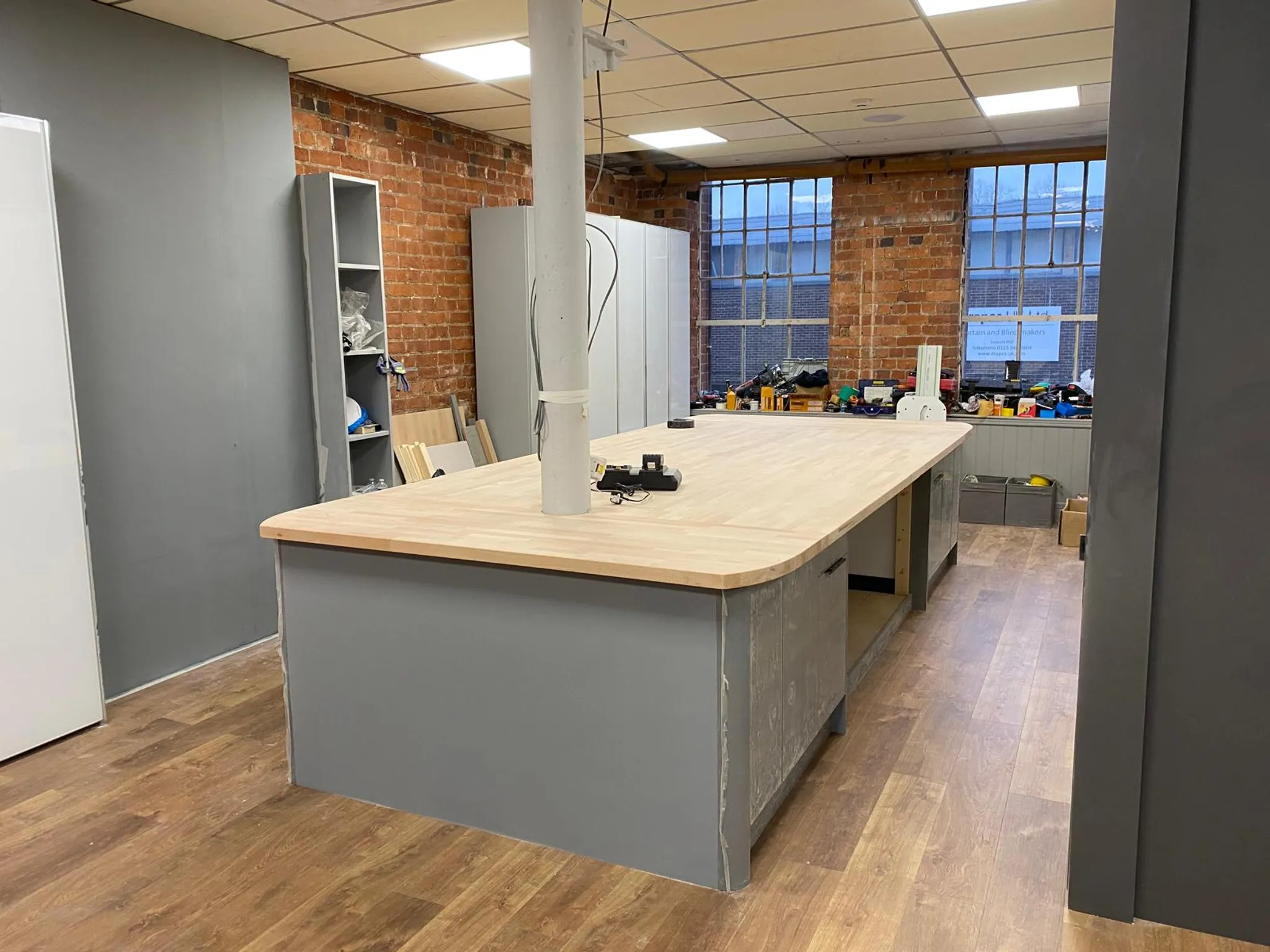 Kitchen Fabric Technicians Table - Image 9