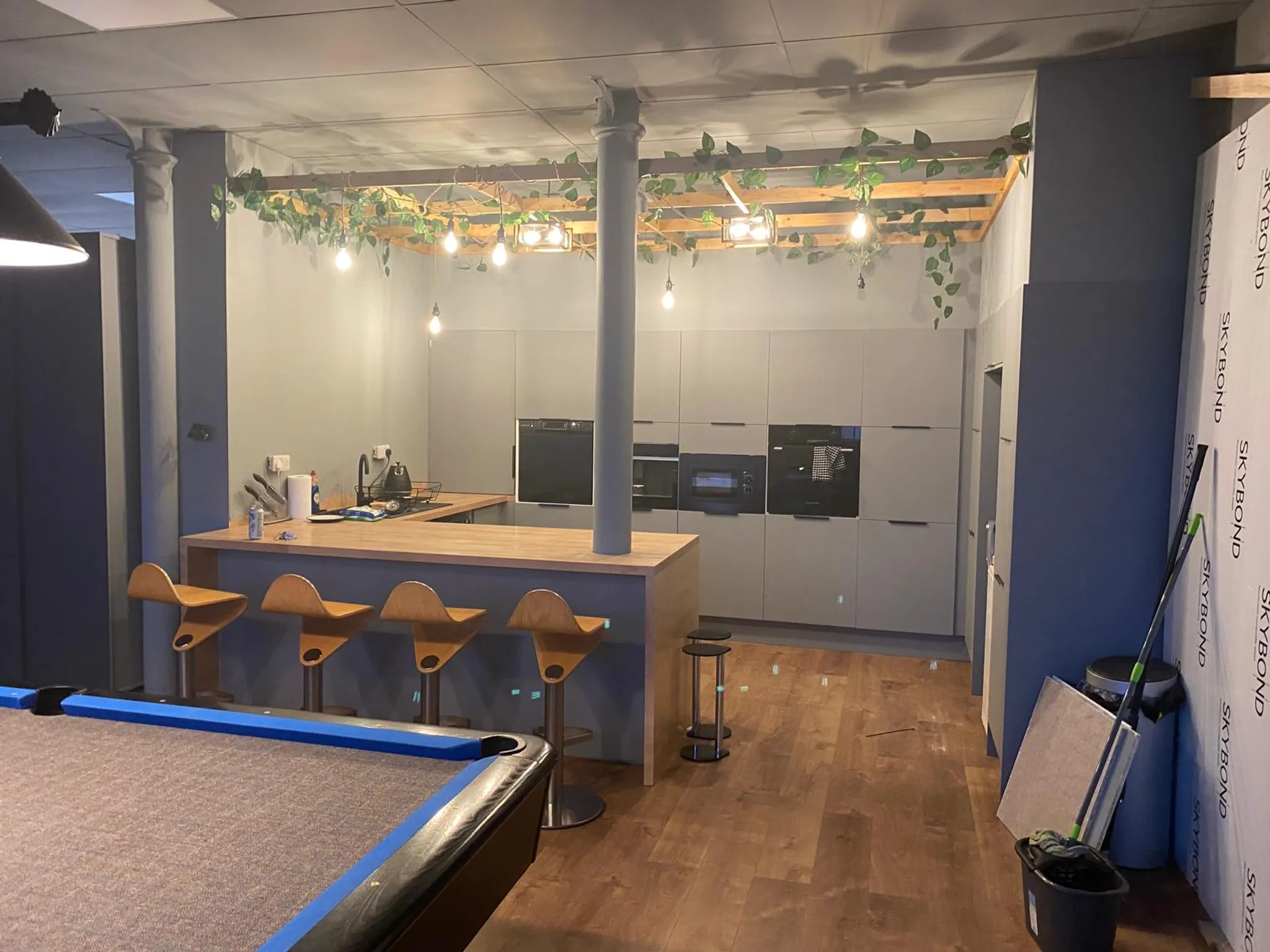 Kitchen Fabric Technicians Table - Image 17